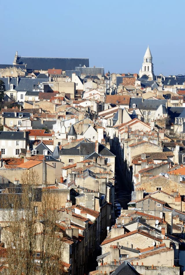 Poitiers, histoires et légendes — Poitiers