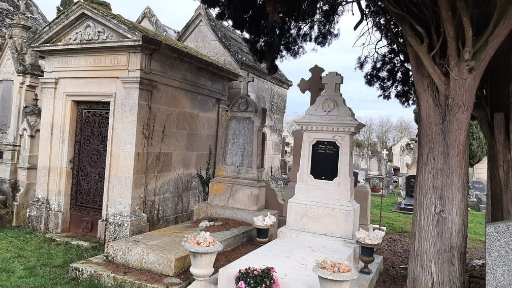 Le cimetière de la Pierre Levée — Poitiers