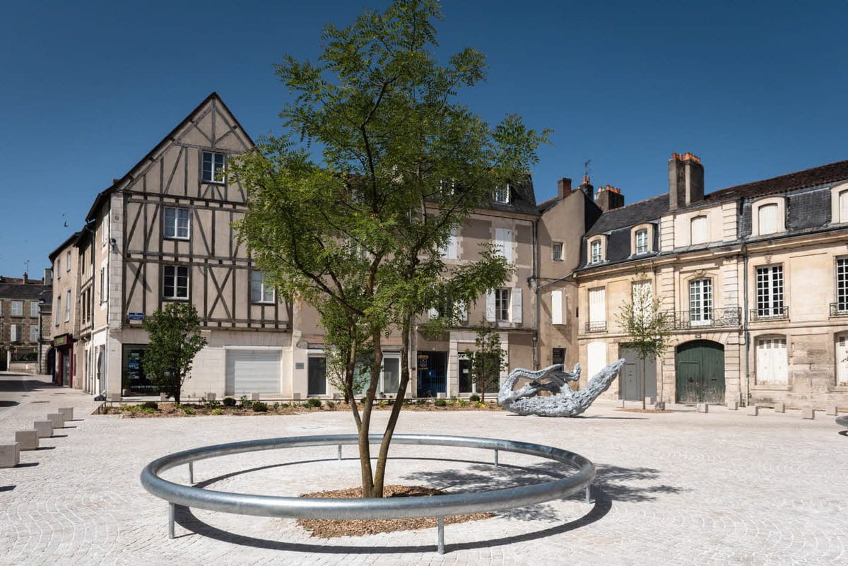 Poitiers de place en place — Poitiers